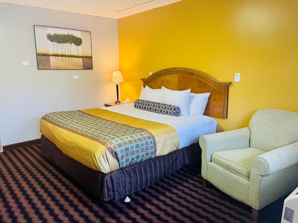 Red Carpet Inn Duncannon New Buffalo Exterior photo