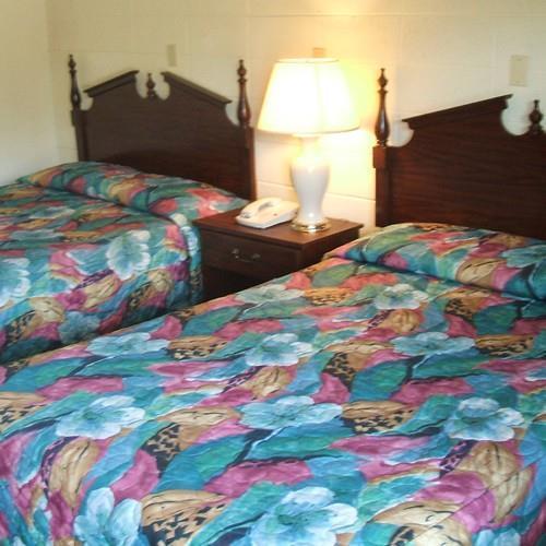 Red Carpet Inn Duncannon New Buffalo Room photo